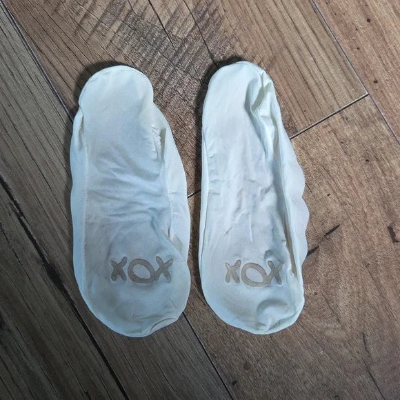 Betsey Johnson \ No-Show Liner Socks Trio - Black, Floral, White - Picture 7 of 7